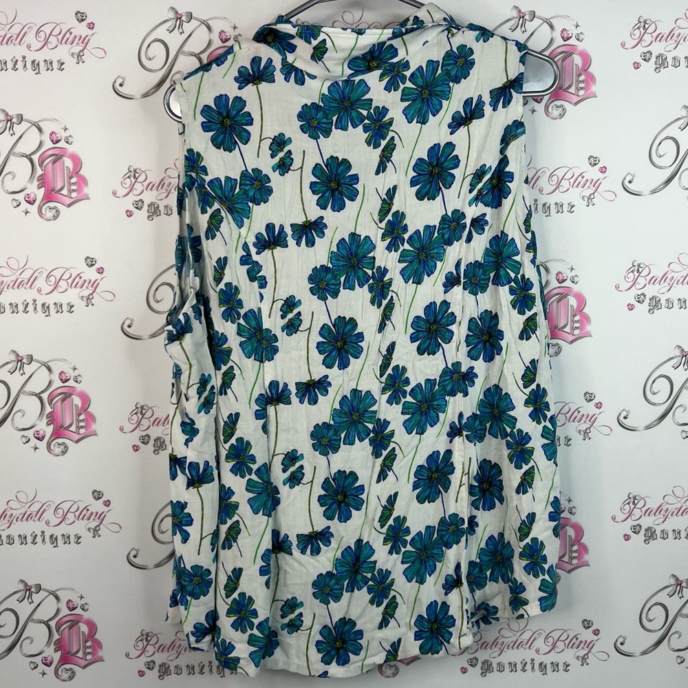 Blue Sky tank top linen and bamboo Floral Button-Up Blouse - Blue and White - Picture 2 of 12